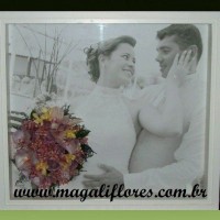 Pôster dos noivos com Rosas, Orquídeas e Austromelias